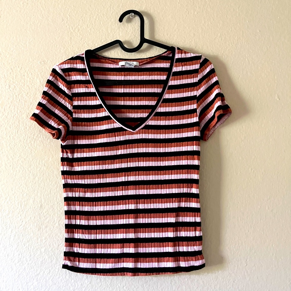 Low V-neck stripped Slim Shirt